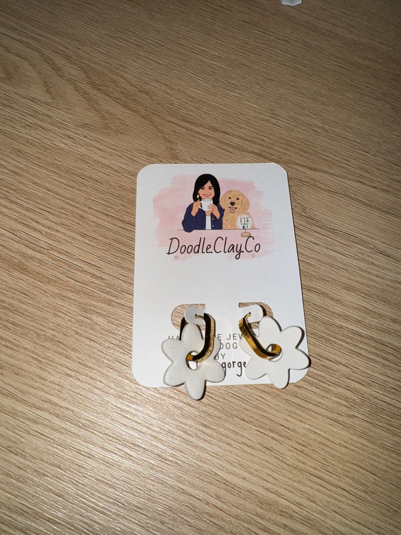 White Daisy Gold Earrings